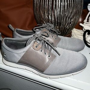 Timberland “Sensorex” Oxford style casual tennis shoes. Women sz 9